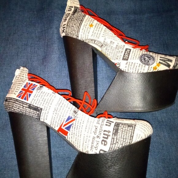 ( RARE !) MONA MIA DYNAMO UK FLAG PRINT  Sculptural Cutout Wedge Booties - Picture 4 of 8